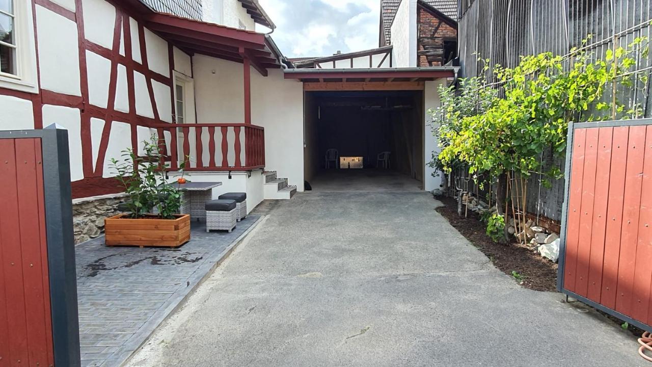 Historisches Fachwerkhaus In Usingen Hochtaunuskreis Villa Esterno foto